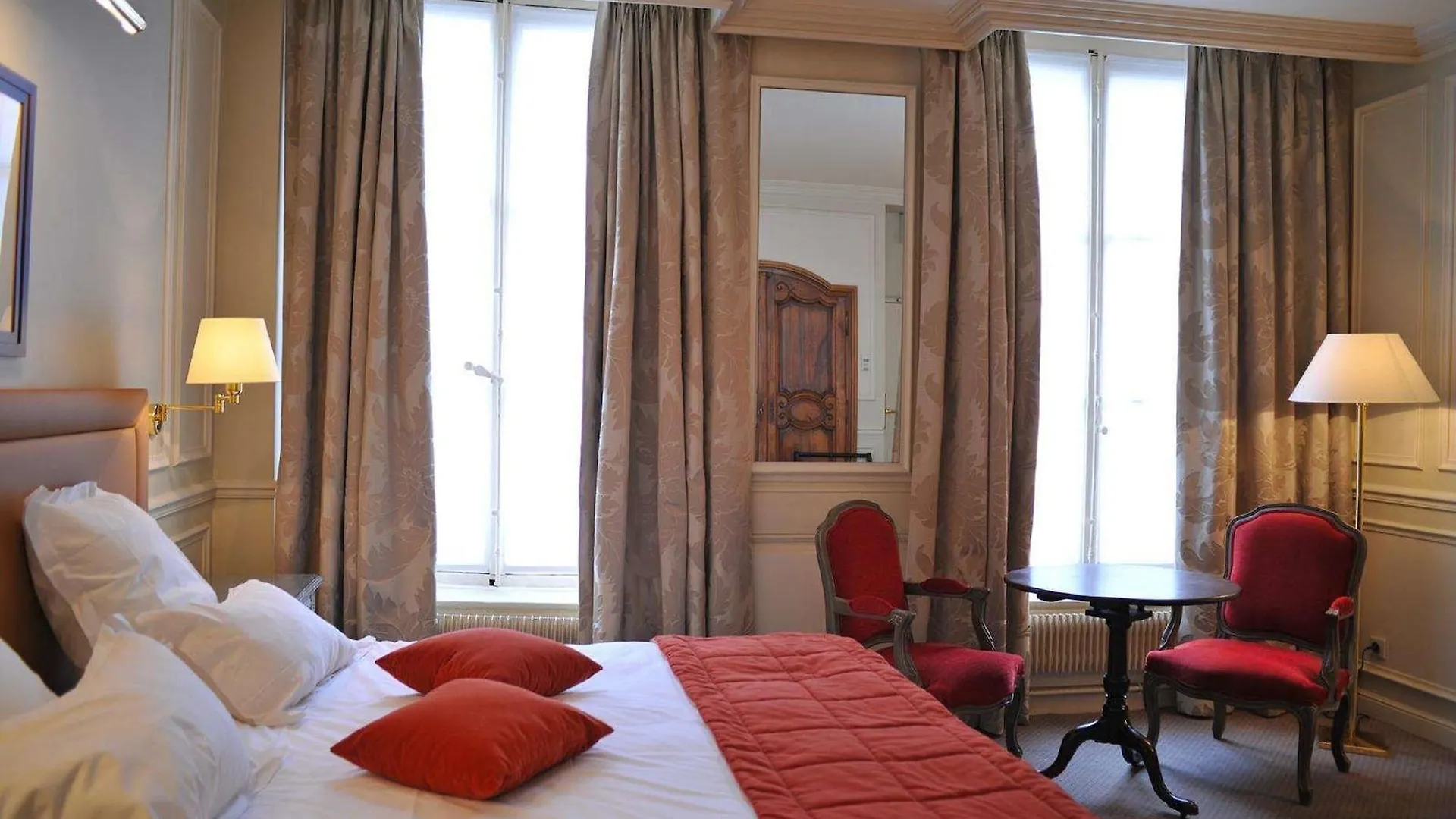 De L'universite Hotel 3*