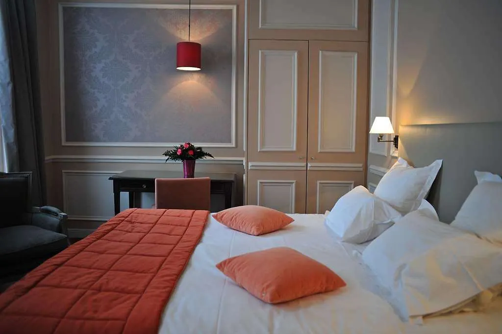 De L'universite Hotel 3*